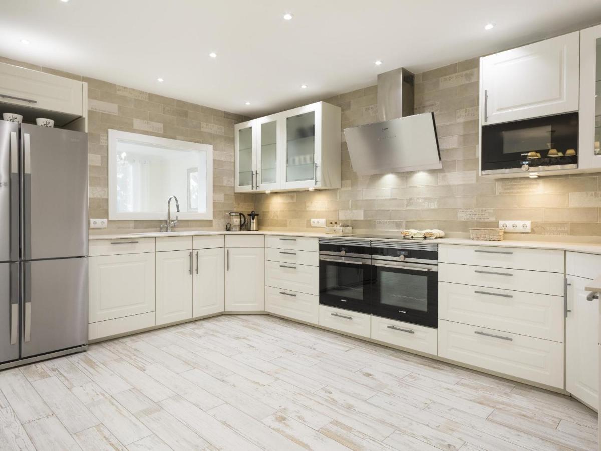Sitges Spaces Mediterranean Apartments 5 Bedrooms, 4 Bathrooms, 75M2 Terrace, Centre Sitges- Sleeps 11 Екстер'єр фото