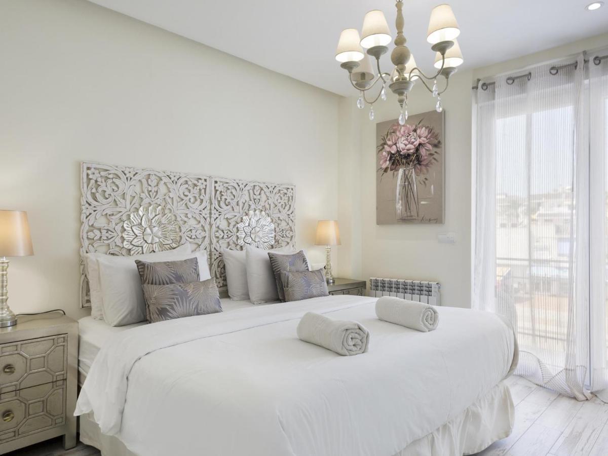 Sitges Spaces Mediterranean Apartments 5 Bedrooms, 4 Bathrooms, 75M2 Terrace, Centre Sitges- Sleeps 11 Екстер'єр фото