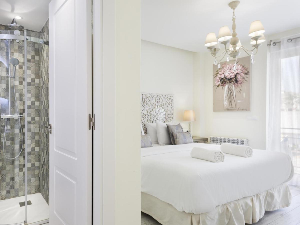 Sitges Spaces Mediterranean Apartments 5 Bedrooms, 4 Bathrooms, 75M2 Terrace, Centre Sitges- Sleeps 11 Екстер'єр фото