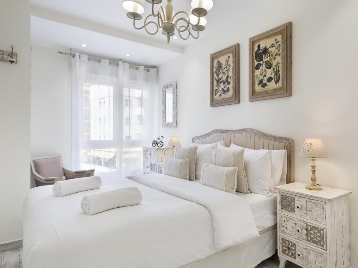 Sitges Spaces Mediterranean Apartments 5 Bedrooms, 4 Bathrooms, 75M2 Terrace, Centre Sitges- Sleeps 11 Екстер'єр фото